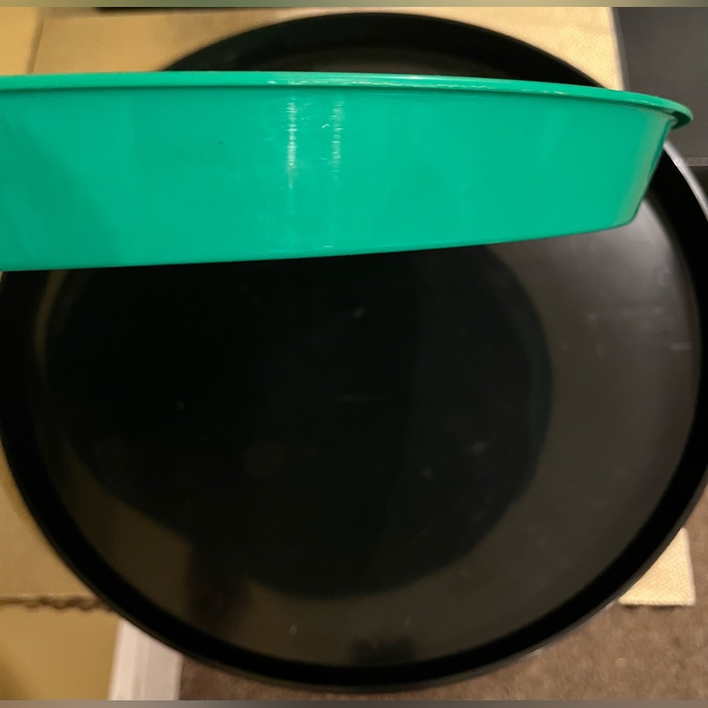 Round Plastic Trays - Picture 4 of 8